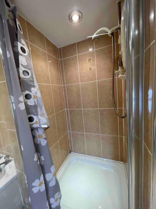 Yew Tree Cottage, 3 Bedroom, 4 Church Row Defynnog Devynock ภายนอก รูปภาพ